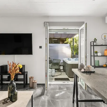 Luxe House In Glyfada With Near Metro Station C8 * אתונה